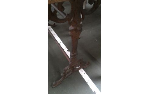 BIJZETTAFEL GIETIJZER EIK