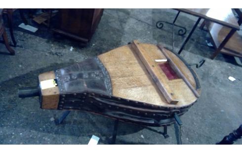 TABLE BASSE EN SOUFFLET DE FORGE