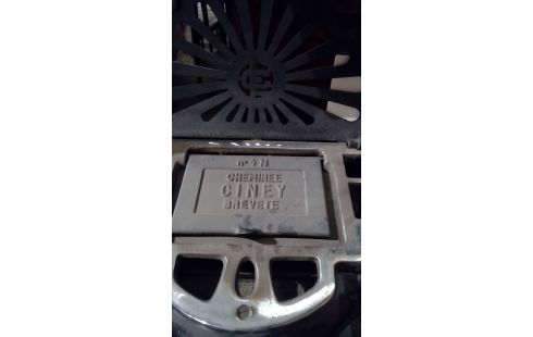 POELE A CHARBON EMAILLÉ DE CINEY