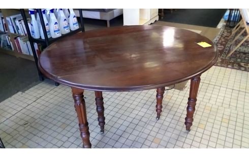 TABLE OVALE 2 ABATTANTS