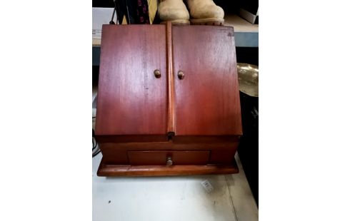 PUPITRE RANGE COURRIER DE BUREAU