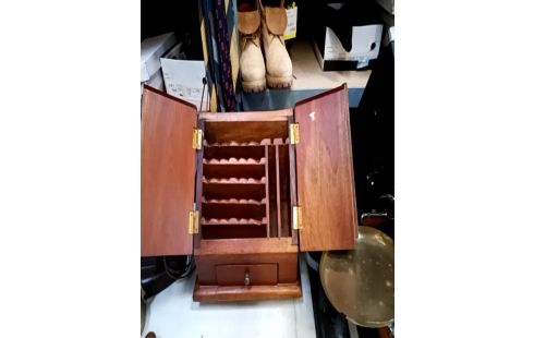 PUPITRE RANGE COURRIER DE BUREAU