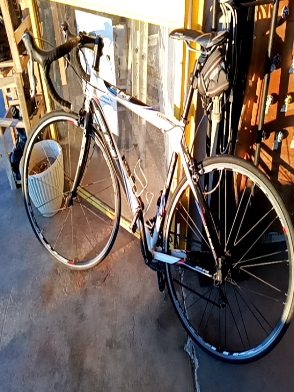 VELO DE COURSE BH 7005 ACC