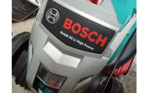 TONDEUSE SUR BATTERIE BOSCH ROTAK 32 LI HIGH POWER
