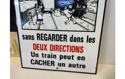 PLAQUE EMAILLEE NE TRAVERSEZ PAS