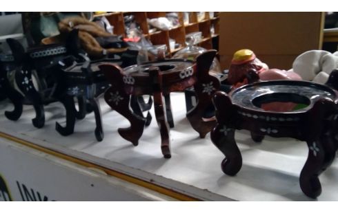 SETS VAN 4 ONDERZETTERS  AZIE