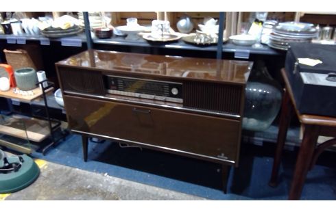 MEUBLE RADIO GRUNDIG