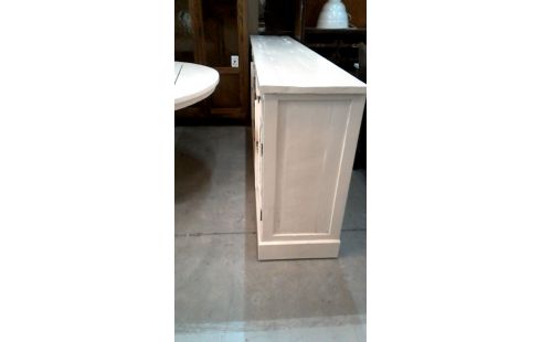 LANGE BUFFETKAST COTTAGE/WIT