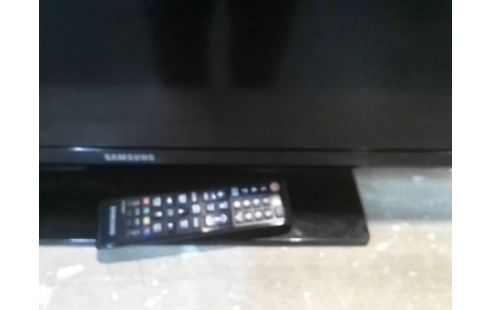 TELEVISEUR + TELECOMMANDE SAMSUNG SANS TNT