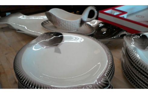 SERVICE "LONGWY" 18 PCES