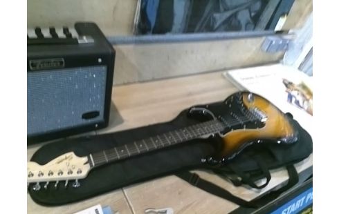 GUITARE ELECTRIQUE FENDER + AMPLI + ACCESSOIRES
