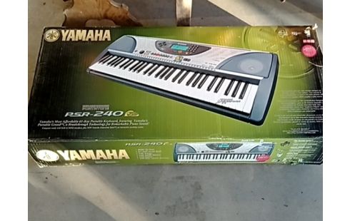 PIANO YAMAHA PSR-240