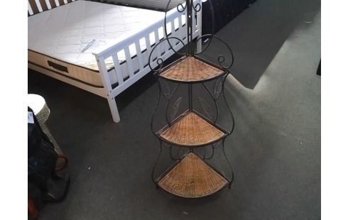 ETAGERE D ANGLE    FER FORGE