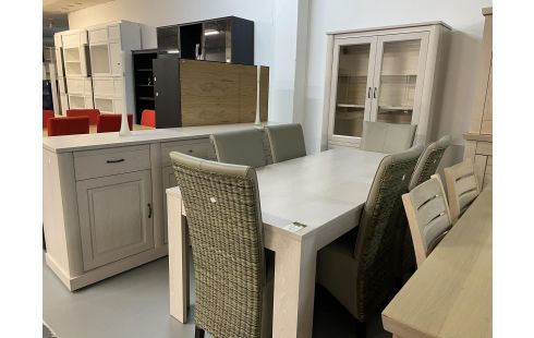 SALLE A MANGER DRESSOIR TABLE CHAISES VITRINE