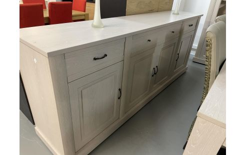 SALLE A MANGER DRESSOIR TABLE CHAISES VITRINE