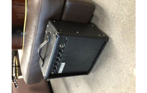 AMPLI GUITARE YAMAHA HY10GIII
