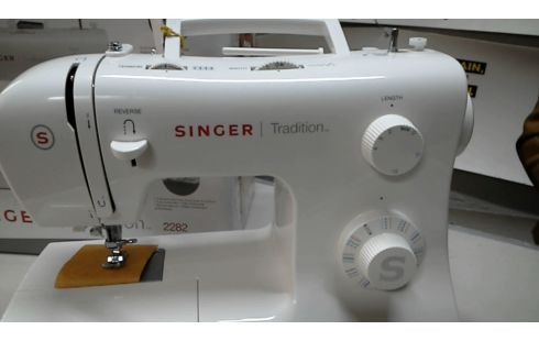 MACHINE A COUDRE  SINGER TRADITION 2282