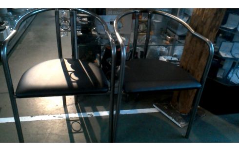 2 STOELEN METAAL ZWART