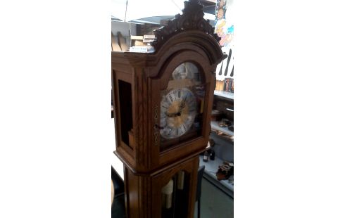 KLOK STAAND TEMPUS FUGIT EIK STIJL LOUIS XV