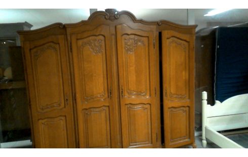 ROPERO ESTILO LUIS XV ROBLE 4 PUERTAS