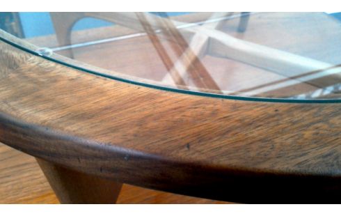 SALONTAFEL ROND VINTAGE TEAK GLAS STONEHILL