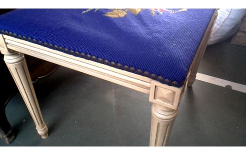 VOETBANKJE STIJL LOUIS