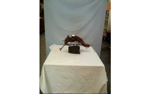 SKULPTUR <BÜGELEISEN MIT AST>