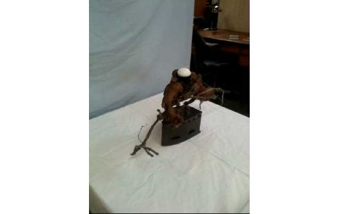 SKULPTUR <BÜGELEISEN MIT AST>