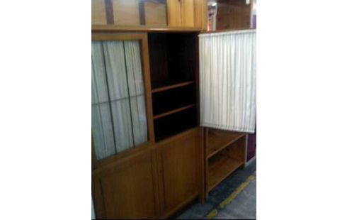 VITRINE HOLZ HELL 4-TÜREN GLAS GARDINE