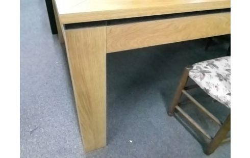 TABLE CARREE AVEC ALLONGE INTERIEURE 130X130