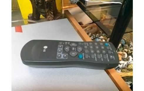 LECTEUR DVD ET K7 LG V280