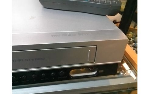 LECTEUR DVD ET K7 LG V280