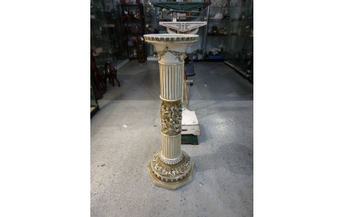 COLONNE AVEC VASE CAPODIMONTE