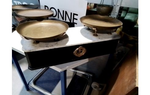 BALANCE ANCIENNE PLATEAU  CUIVRE