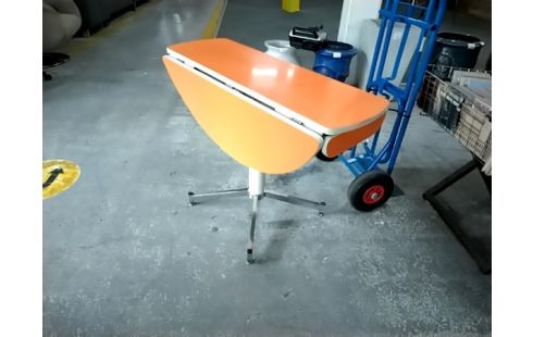 TABLE A VOLETS FORMICA ORANGE