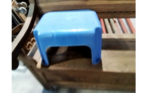 MARCHEPIED PLASTIQUE BLEU