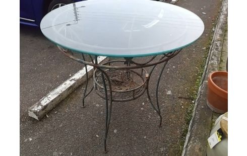 TABLE RONDE PLATEAU VERRE PIED FER (DEFAUT PIED) BE