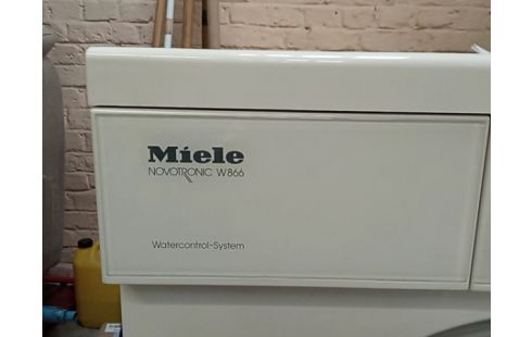 MACHINE A LAVER MIELE