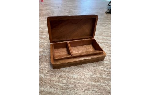 BOITE POUR TIMBRES EN BOIS