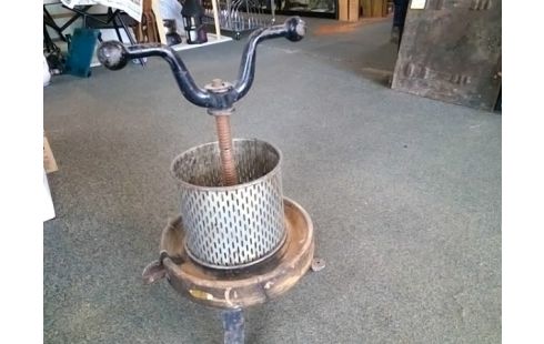 PRESSOIR ANCIEN