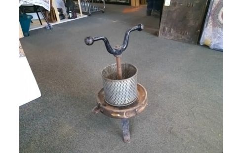 PRESSOIR ANCIEN