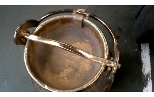 LECHERA. HIERRO COBRE COLOR