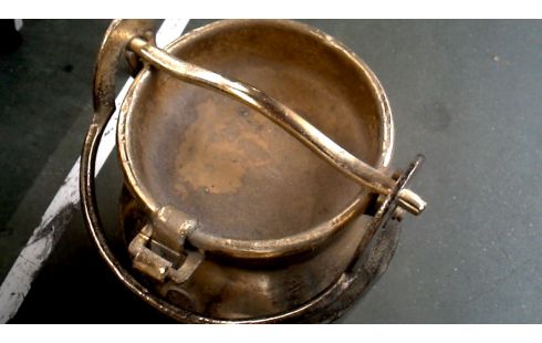 LECHERA. HIERRO COBRE COLOR