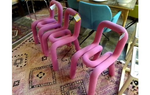 CHAISE MOUSTACHE ROSE