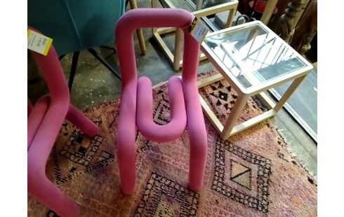 CHAISE MOUSTACHE ROSE