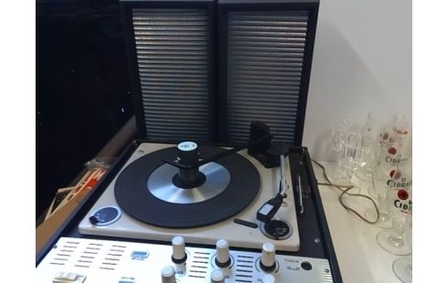 PLATINE VINYLE DISCOPHONE (PRISE HAUT PARLEUR GAUCHE SON FAIBLE)