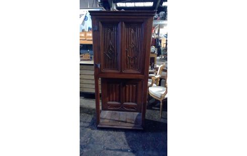 MEUBLE CABINET NEO GOTHIQUE