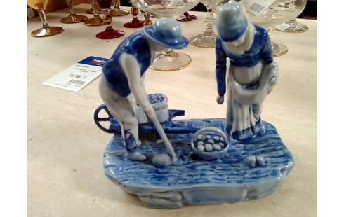 FIGURINE EN FAIENCE ST.DELFT