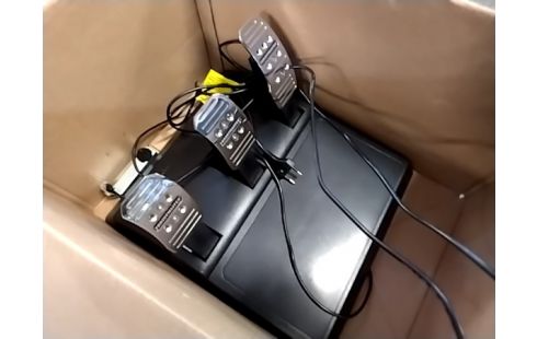 VOLANT ET PEDALIER THRUSTMASTER T150 PRO PS4/PS3