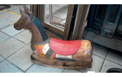 CHEVAL A BASCULE TANG ASIATIQUE BOIS MASSIF